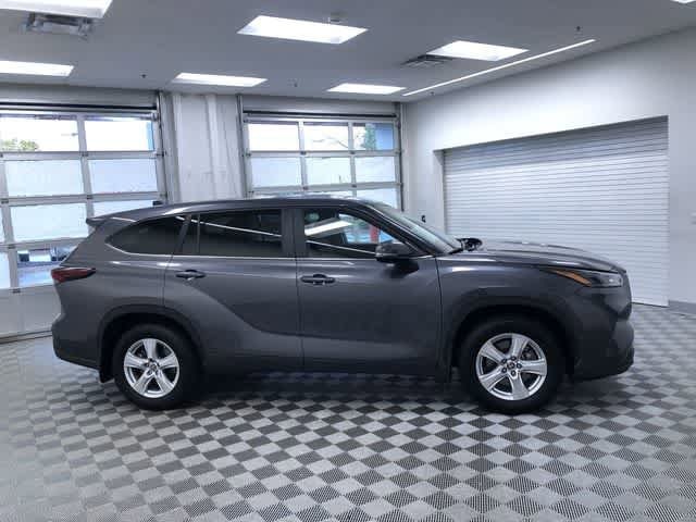 Thumbnail: 2024 Toyota Highlander - 38