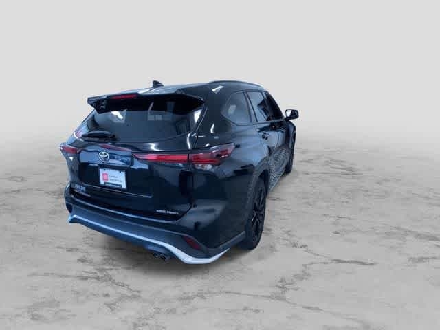 Thumbnail: 2025 Toyota Highlander - 9