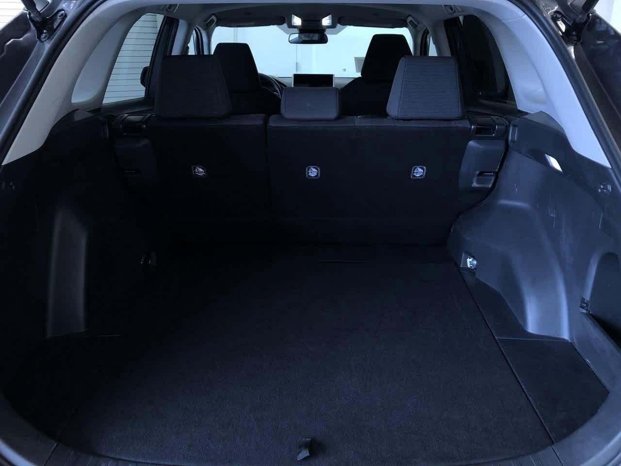 2024 Toyota RAV4 LE 31
