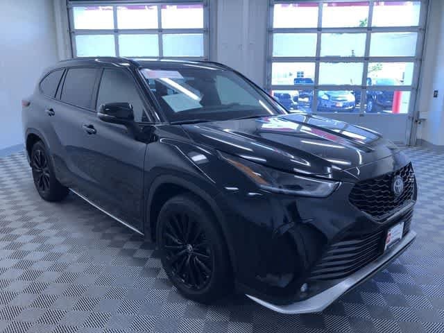 Thumbnail: 2025 Toyota Highlander - 36