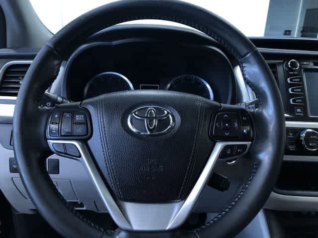 Thumbnail: 2017 Toyota Highlander - 28