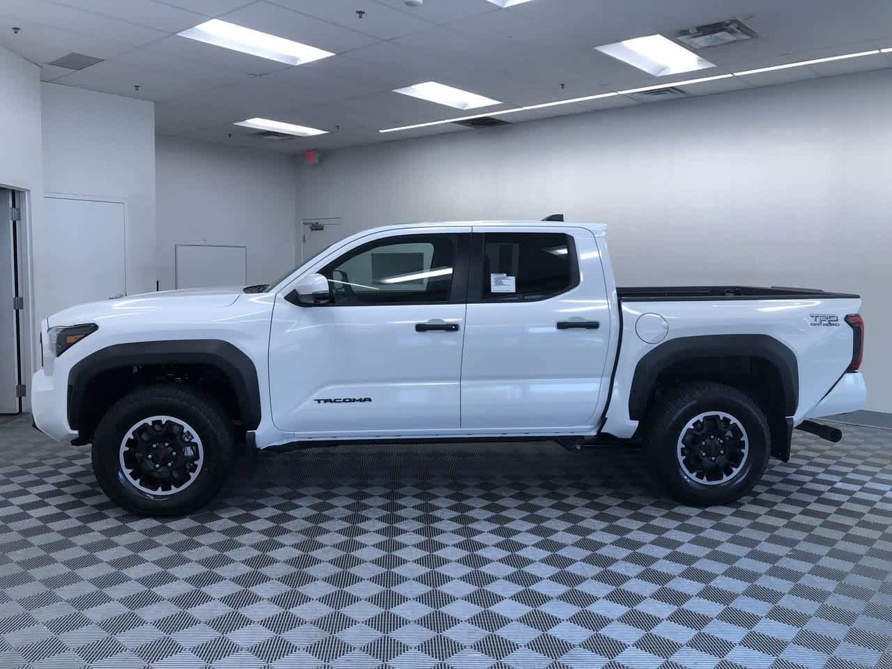 2025 Toyota Tacoma TRD Off-Road 3
