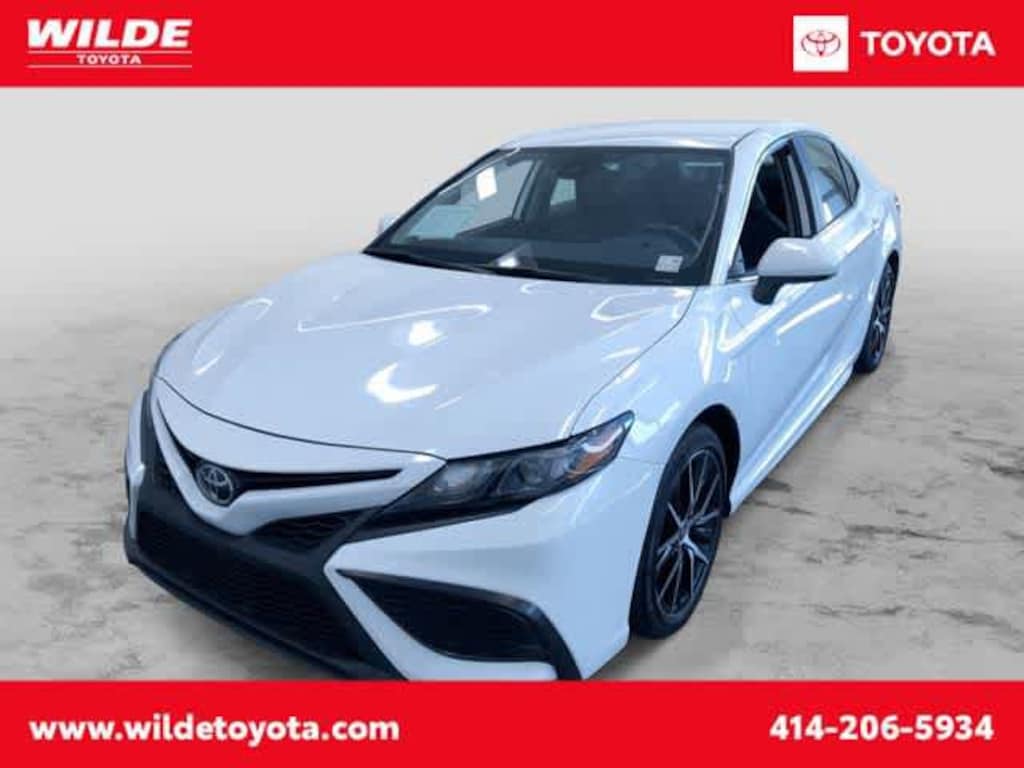 Used 2024 Toyota Camry SE Car