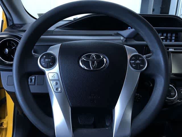 Thumbnail: 2015 Toyota Prius c - 26