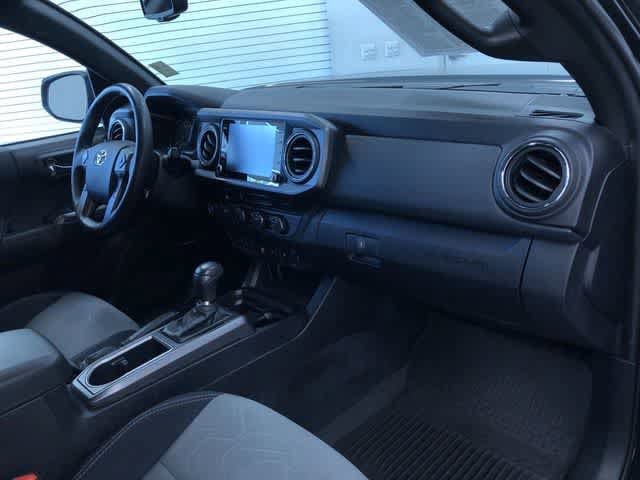 Thumbnail: 2021 Toyota Tacoma - 15