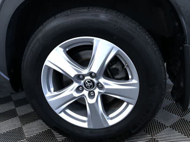 Thumbnail: 2024 Toyota Highlander - 18