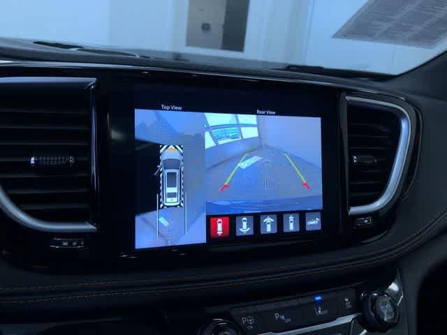 Thumbnail: 2021 Chrysler Pacifica - 29