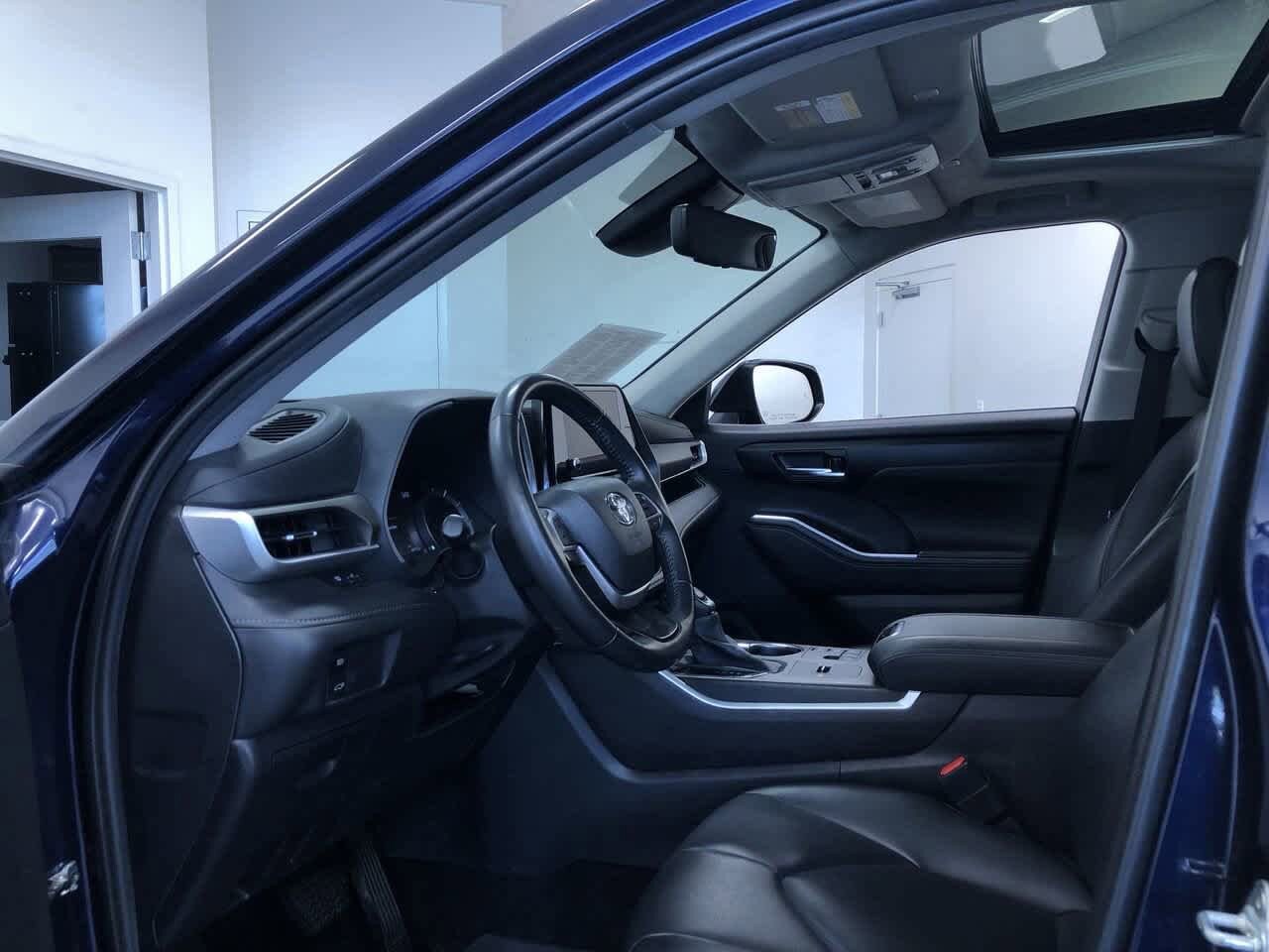 2023 Toyota Highlander XLE 10