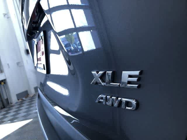 Thumbnail: 2022 Toyota RAV4 - 8