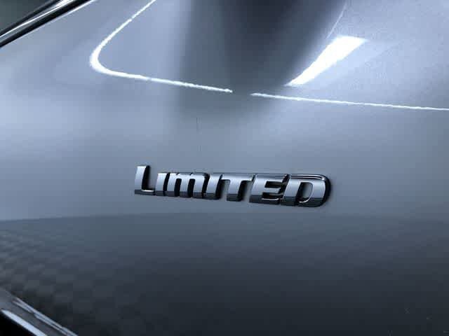 Thumbnail: 2013 Toyota Highlander - 16