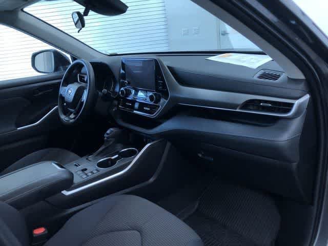 Thumbnail: 2023 Toyota Highlander - 22