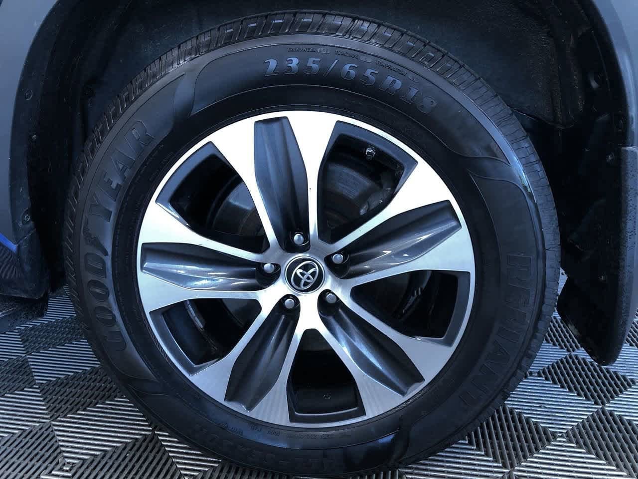 2023 Toyota Highlander XLE 16