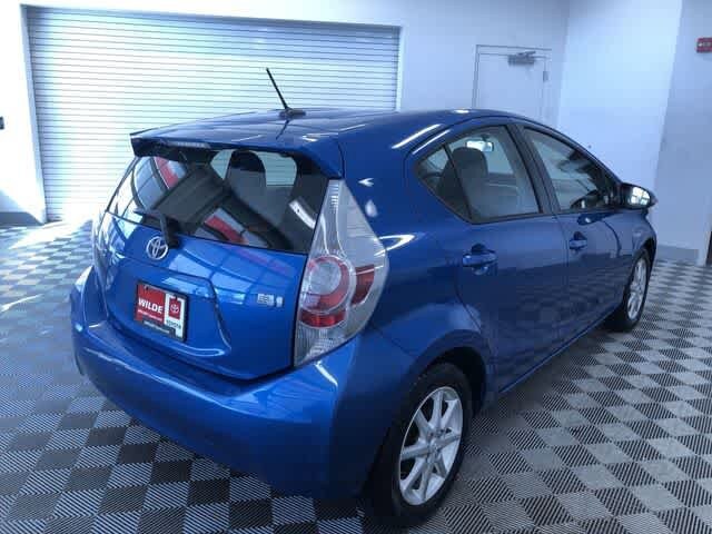 Thumbnail: 2012 Toyota Prius c - 35