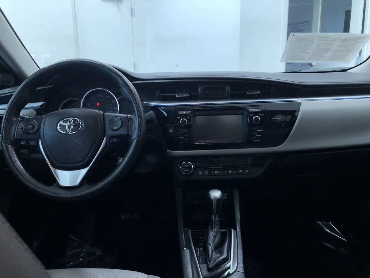 Thumbnail: 2015 Toyota Corolla - 17