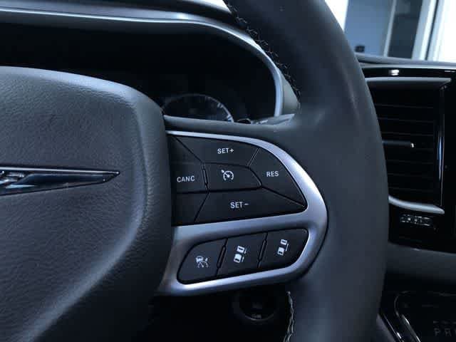 Thumbnail: 2025 Chrysler Pacifica - 28