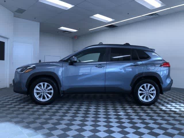 Thumbnail: 2022 Toyota Corolla Cross - 11