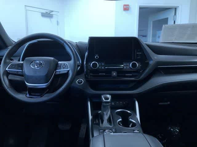Thumbnail: 2025 Toyota Highlander - 17