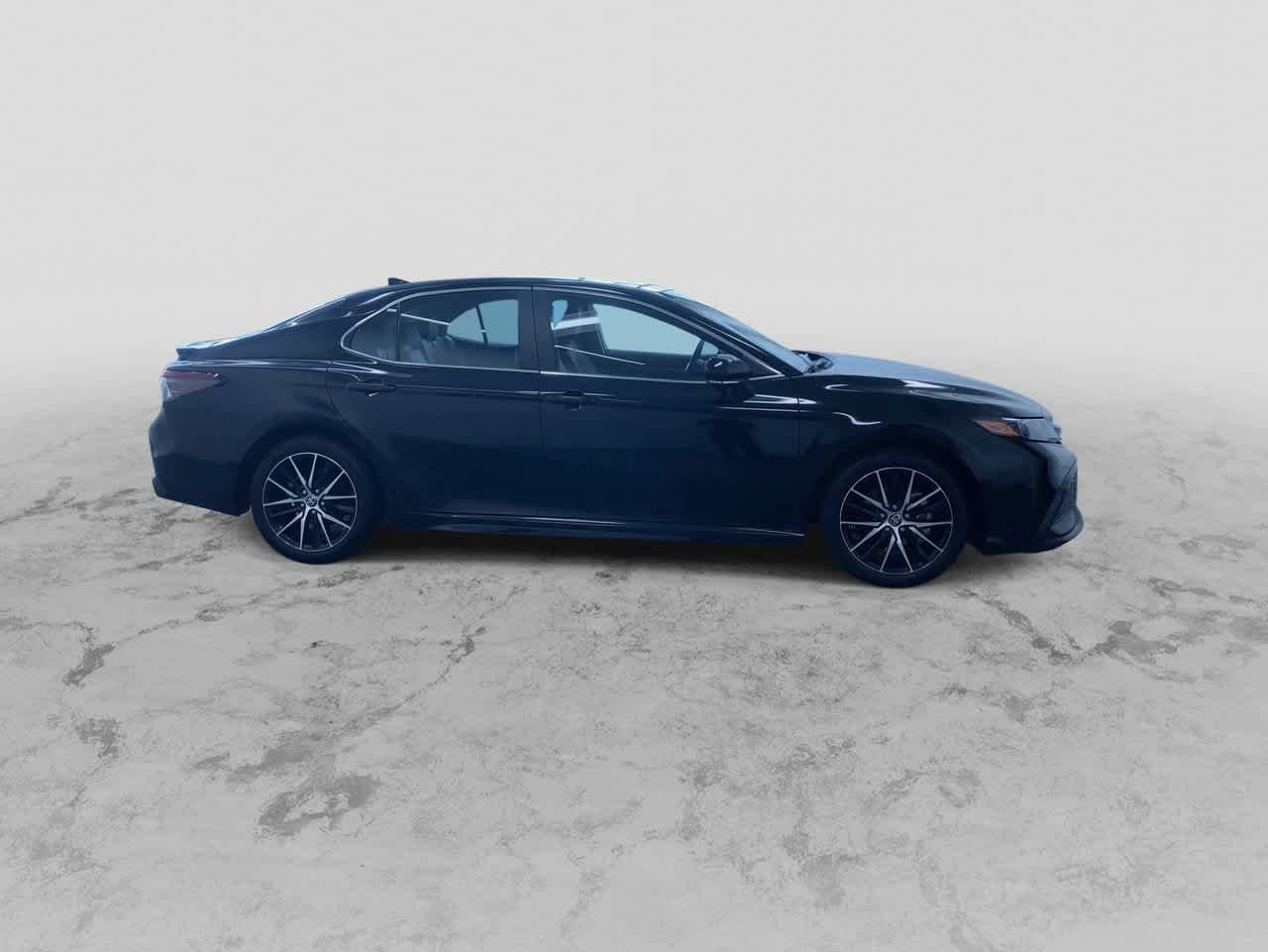 2024 Toyota Camry SE 2
