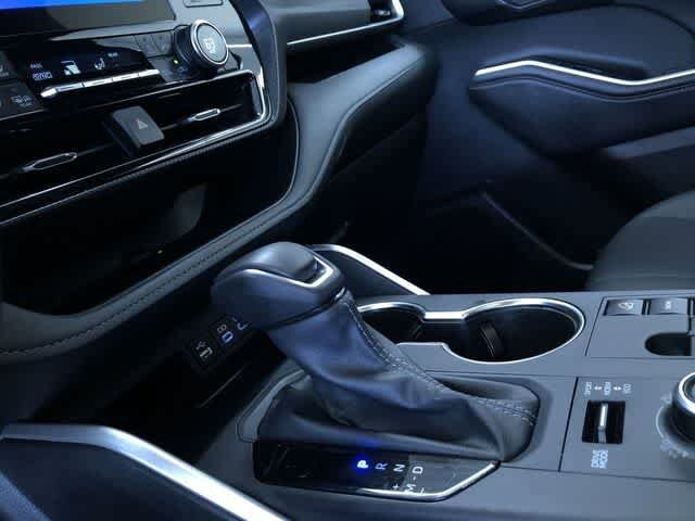 Thumbnail: 2025 Toyota Highlander - 30