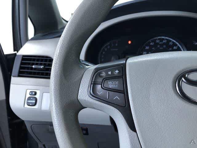 Thumbnail: 2012 Toyota Sienna - 26