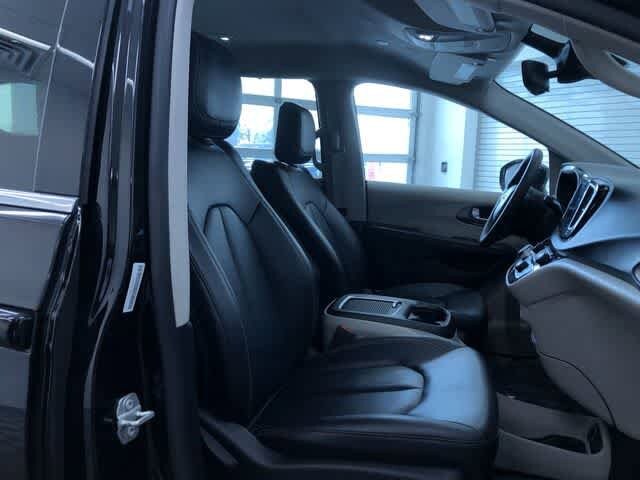 Thumbnail: 2024 Chrysler Pacifica - 23