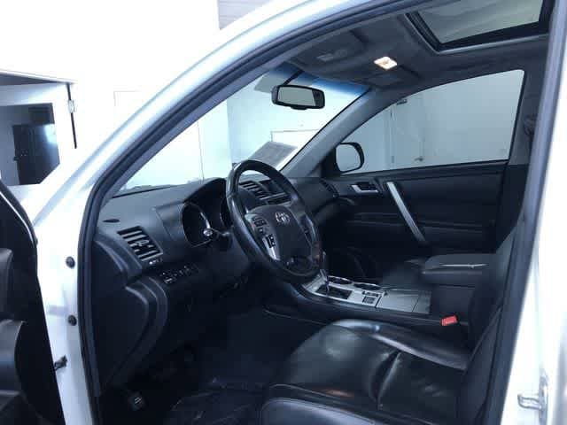 Thumbnail: 2013 Toyota Highlander - 12
