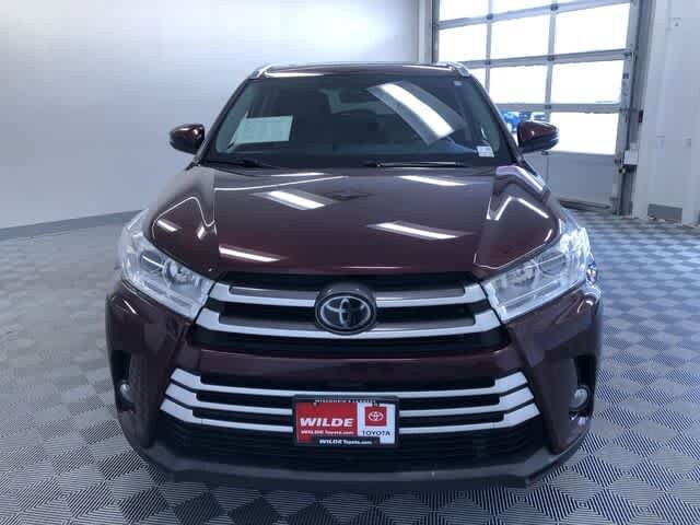 Thumbnail: 2018 Toyota Highlander - 16