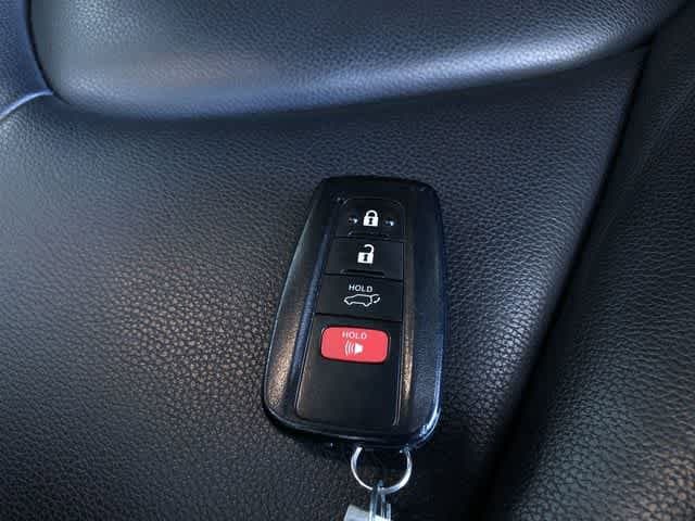 Thumbnail: 2022 Toyota Highlander - 25