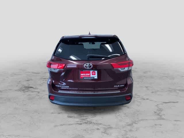 Thumbnail: 2018 Toyota Highlander - 9