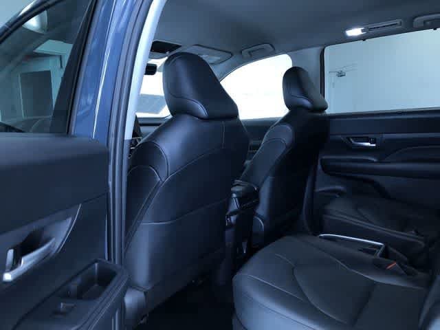 Thumbnail: 2025 Toyota Grand Highlander - 19