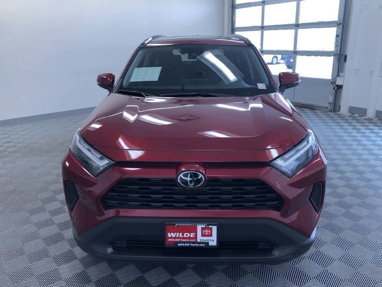 2022 Toyota RAV4 XLE 14