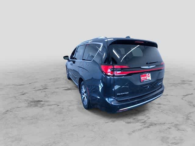 Thumbnail: 2021 Chrysler Pacifica - 8