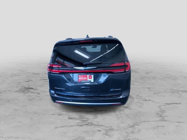 Thumbnail: 2021 Chrysler Pacifica - 9