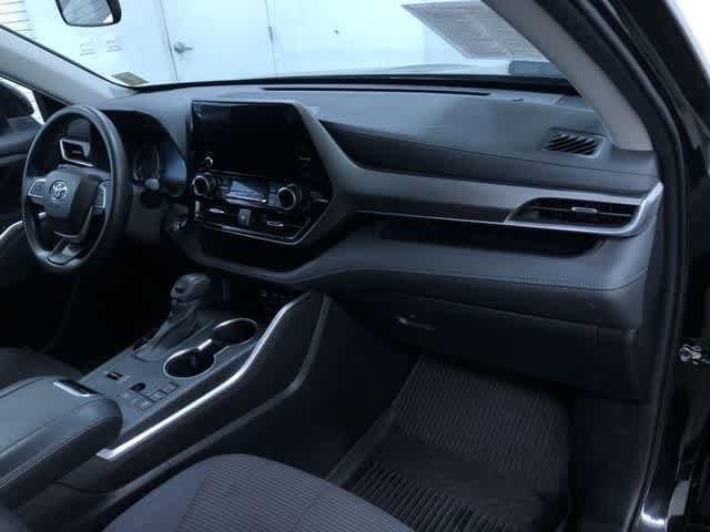 Thumbnail: 2023 Toyota Highlander - 22