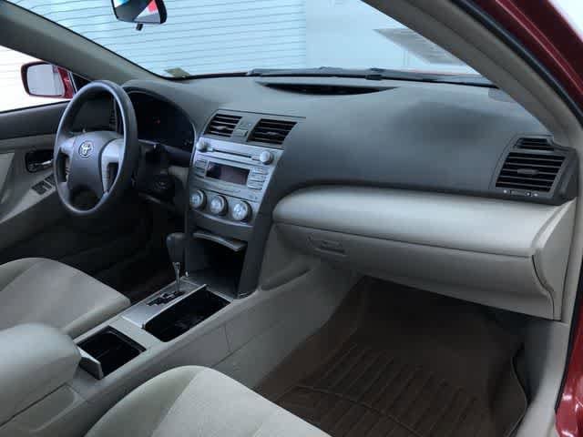 Thumbnail: 2011 Toyota Camry - 23