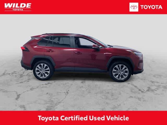 2022 Toyota RAV4 XLE Premium photo 2
