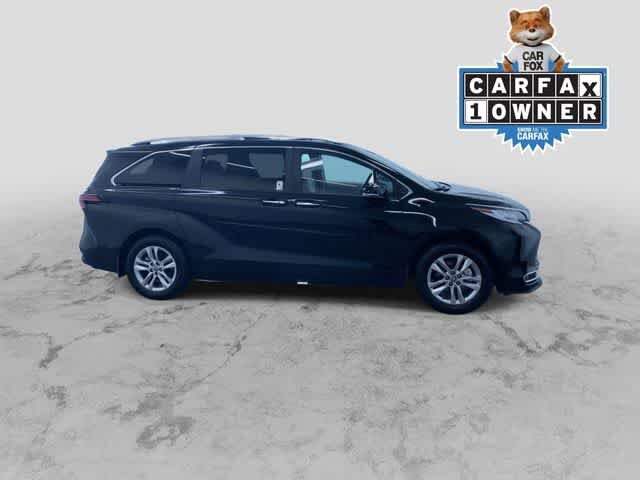 2025 Toyota Sienna Limited photo 2