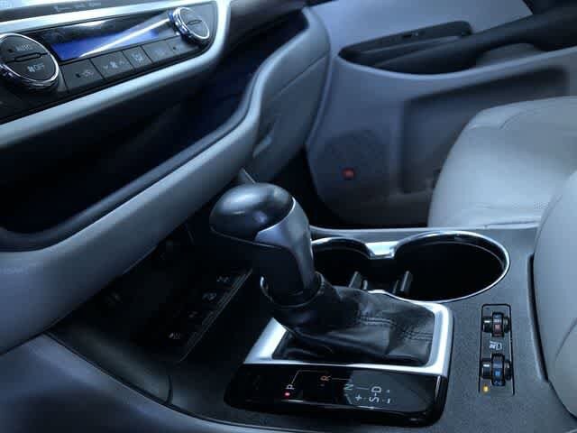 Thumbnail: 2016 Toyota Highlander - 33