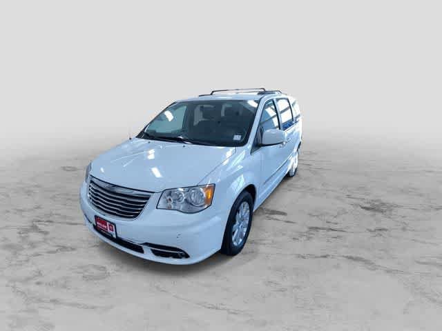 Thumbnail: 2015 Chrysler Town & Country - 6