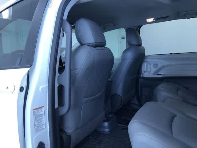 Thumbnail: 2023 Toyota Sienna - 19