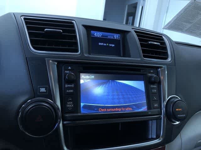 Thumbnail: 2013 Toyota Highlander - 28