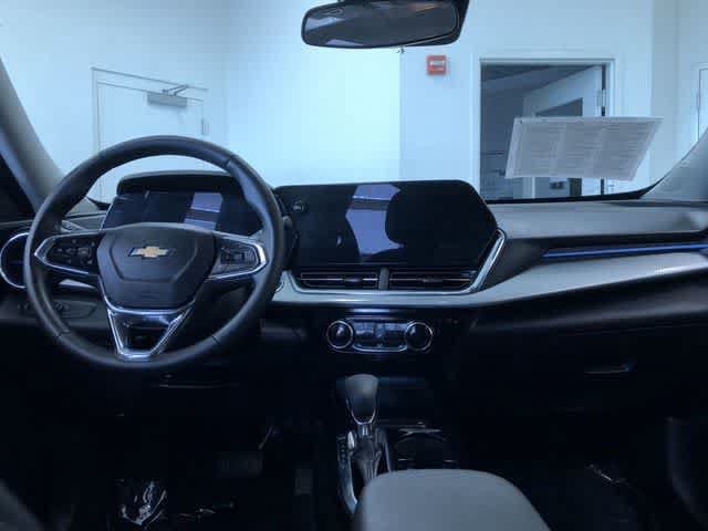 Thumbnail: 2025 Chevrolet Trax - 18