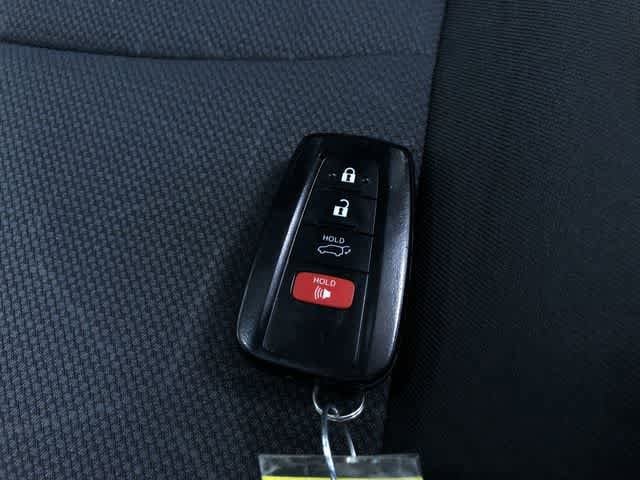 Thumbnail: 2025 Toyota RAV4 - 31