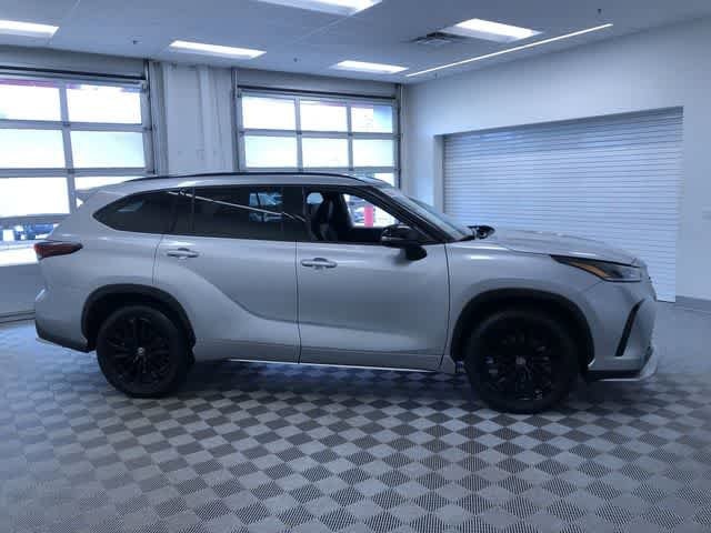 Thumbnail: 2025 Toyota Highlander - 35
