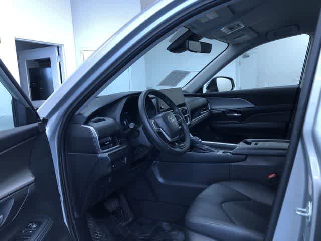 Thumbnail: 2025 Toyota Grand Highlander - 12