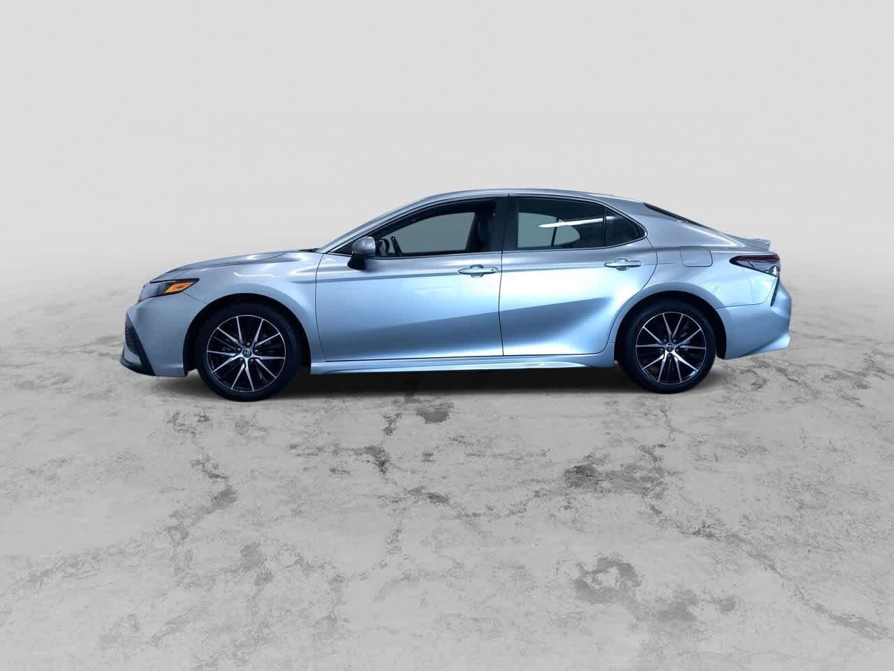 2022 Toyota Camry SE 6