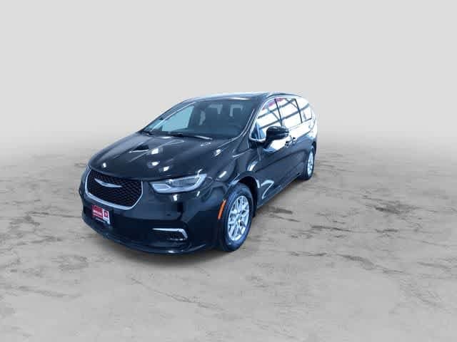 Thumbnail: 2025 Chrysler Pacifica - 6