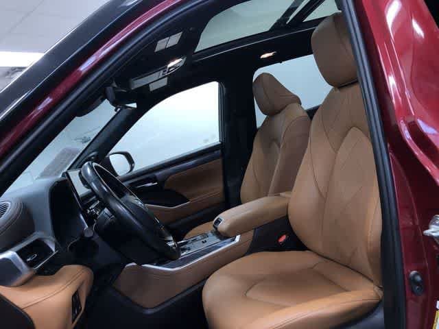 Thumbnail: 2020 Toyota Highlander - 18