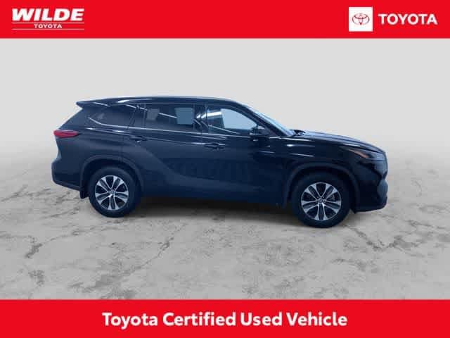 Thumbnail: 2021 Toyota Highlander - 2
