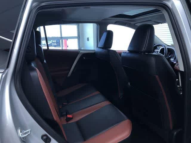 Thumbnail: 2013 Toyota RAV4 - 21